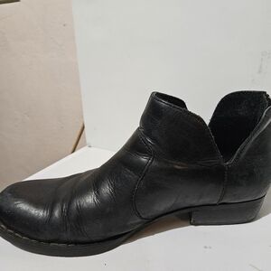 Born Kerri Ankle Boot 9.5